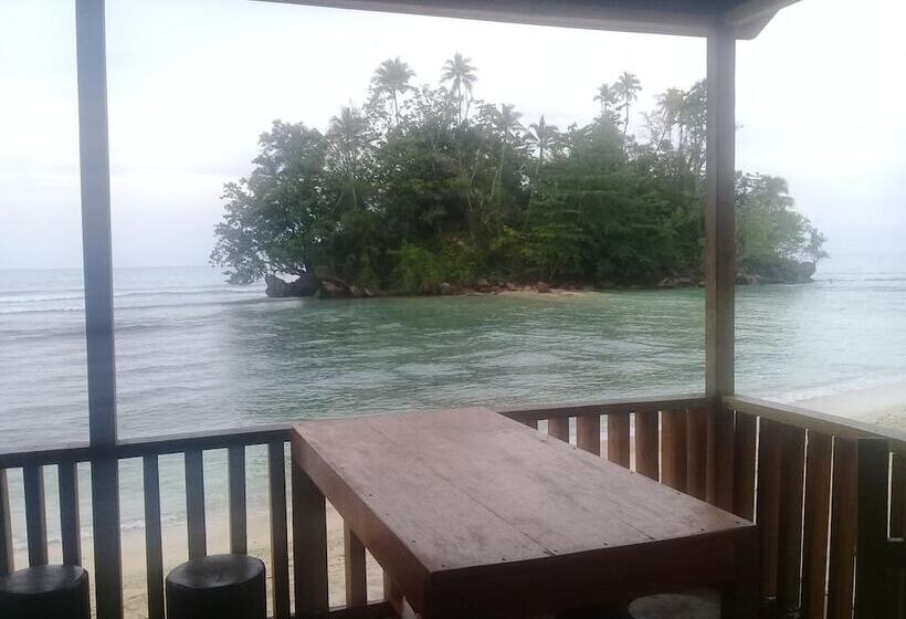 بنسيون Nusa Nalan Beach Resort