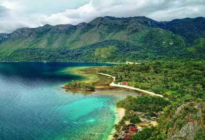 ペンション Nusa Nalan Beach Resort