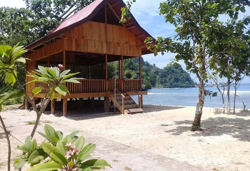 بنسيون Nusa Nalan Beach Resort