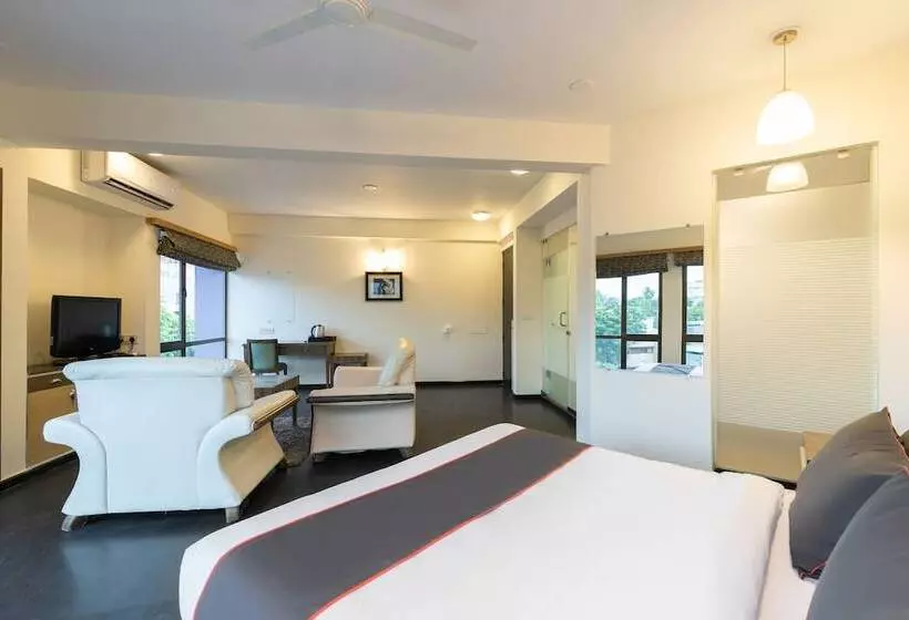 Hotel Collection O 47553 Oriental Residency