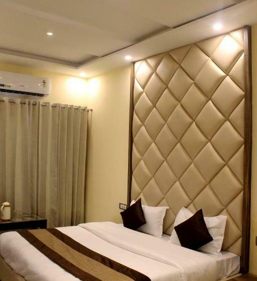 Hotelli Ganga Heights At Harkipauri Road