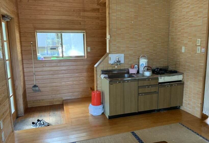 בית מלון כפרי Miike Camp Village