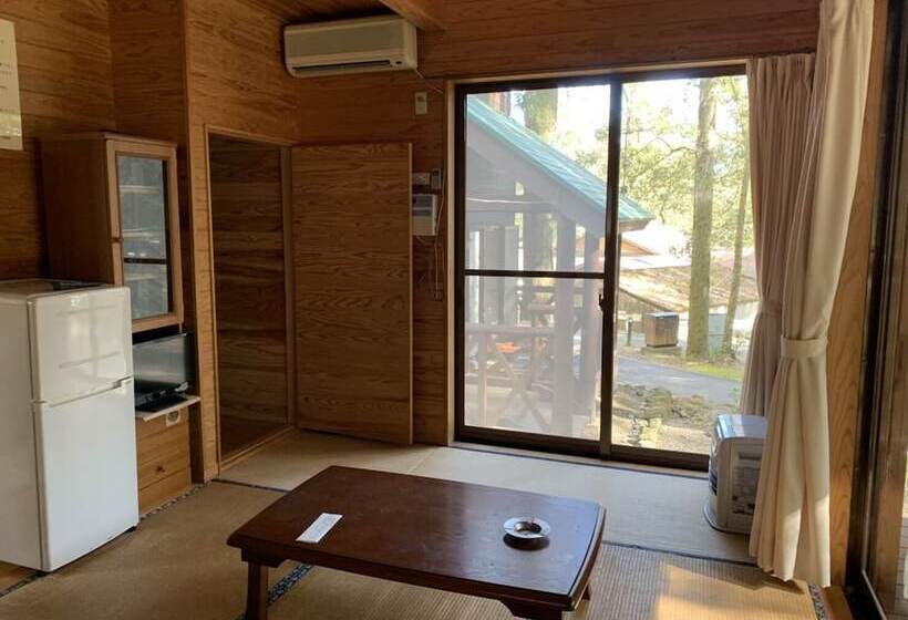 בית מלון כפרי Miike Camp Village