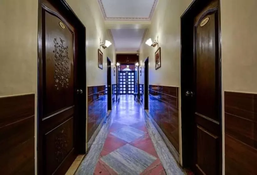 Hotelli Rg Palace Jaipur
