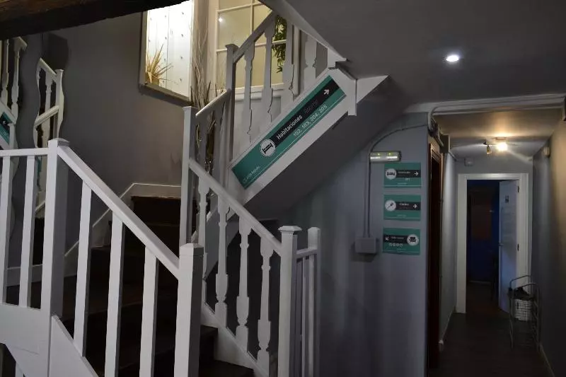 Albergue O Fogar De Teodomiro