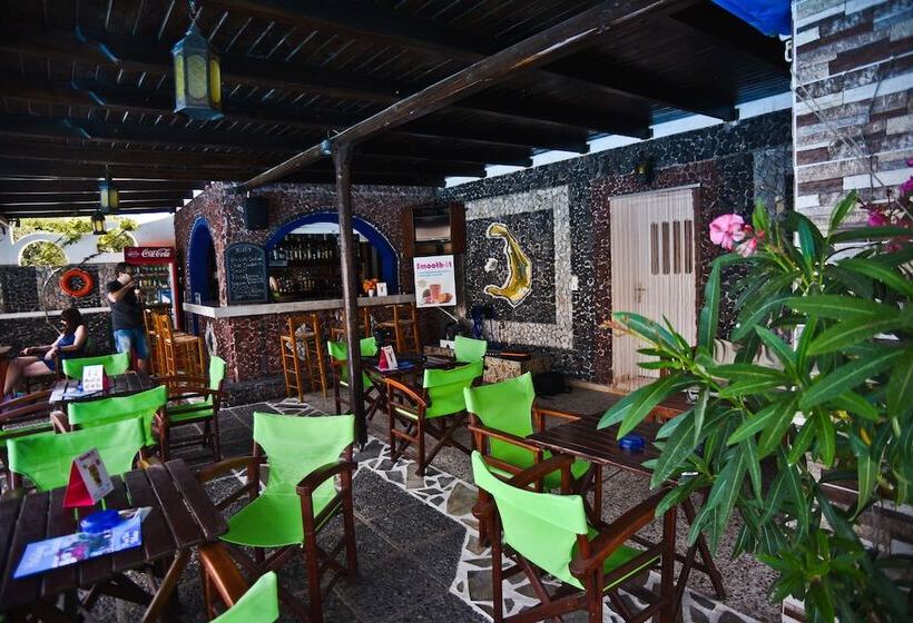 Holiday Beach Resort Santorini