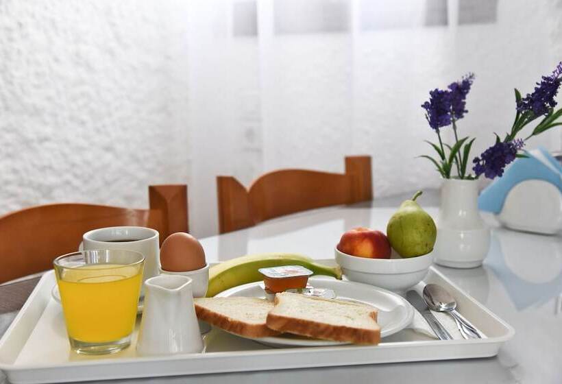 Holiday Beach Resort Santorini