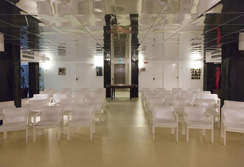 בית מלון כפרי Alexander Museum Palace