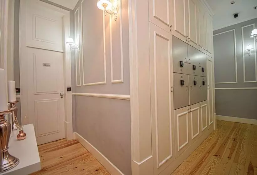هتل B Inb Lisbon Downtown Suites