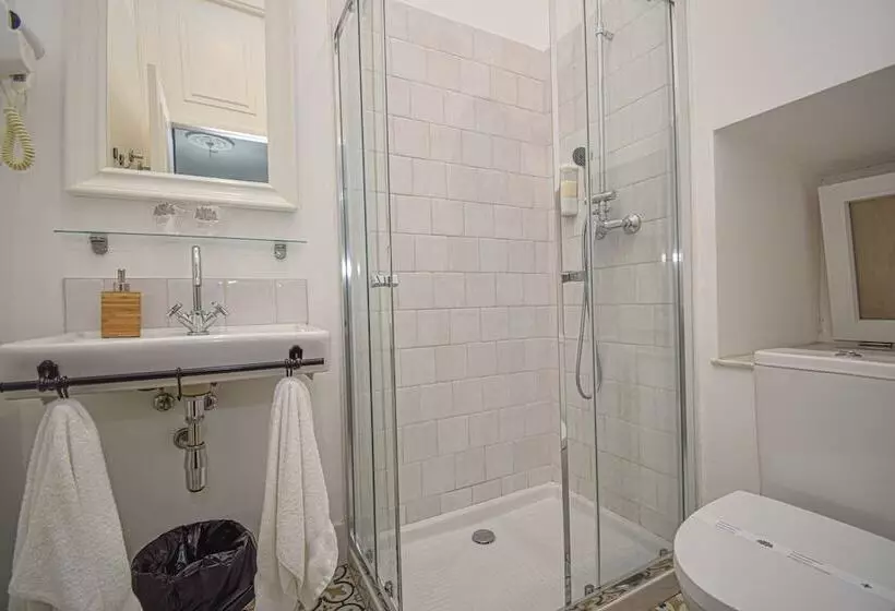 هتل B Inb Lisbon Downtown Suites