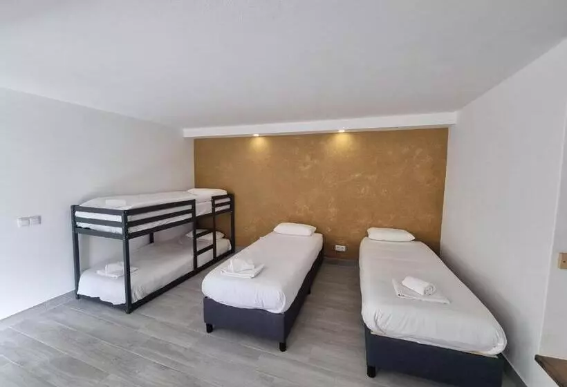 בית מלון כפרי G3 Gamboa Beach Houses