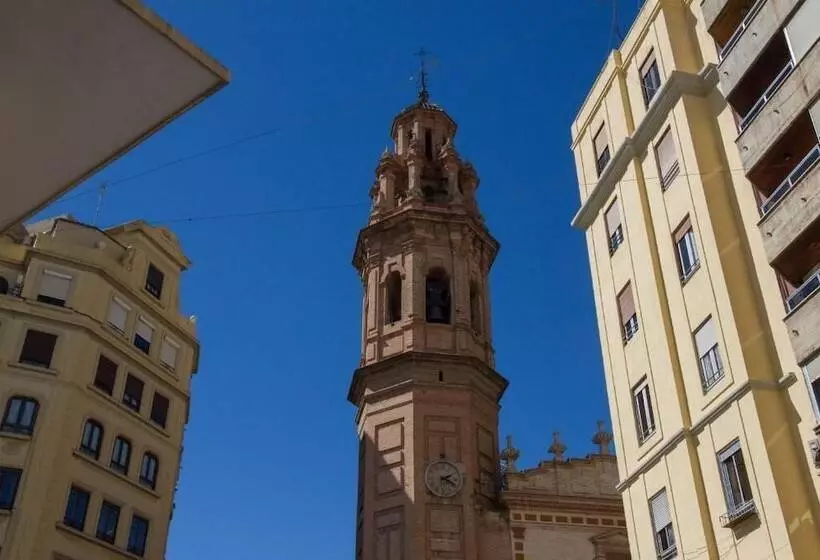 فندق Russafa Youth Hostel