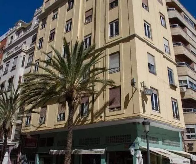 فندق Russafa Youth Hostel