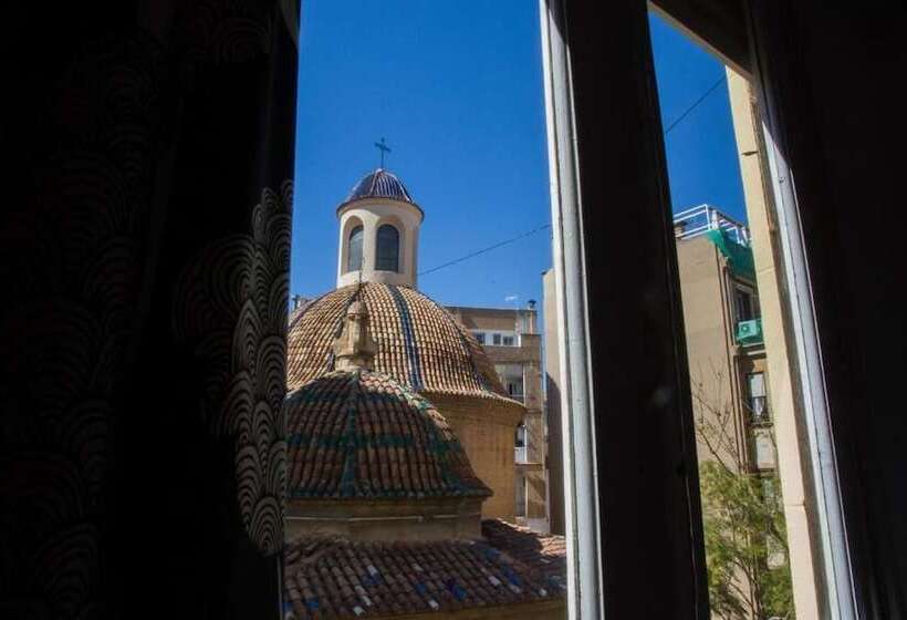 هتل Russafa Youth Hostel