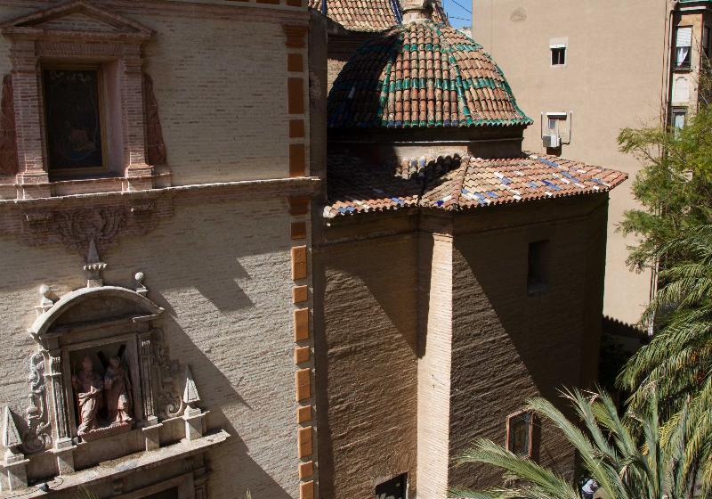 هتل Russafa Youth Hostel