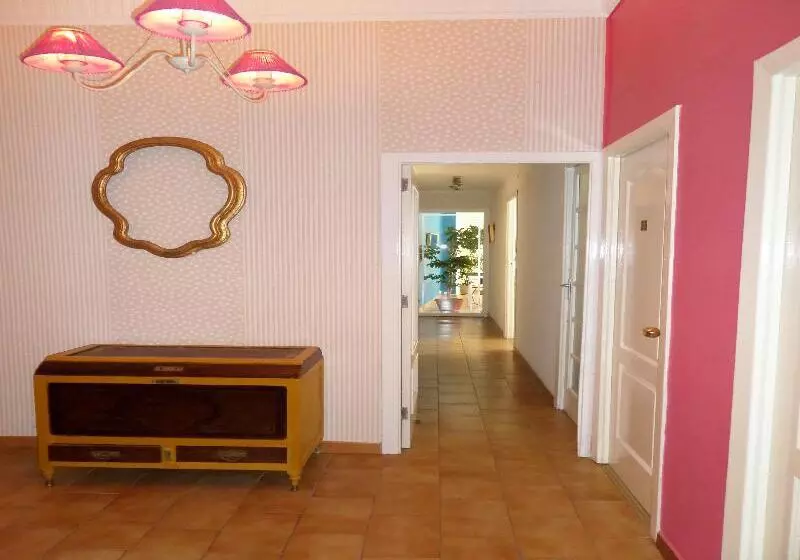 فندق Russafa Youth Hostel