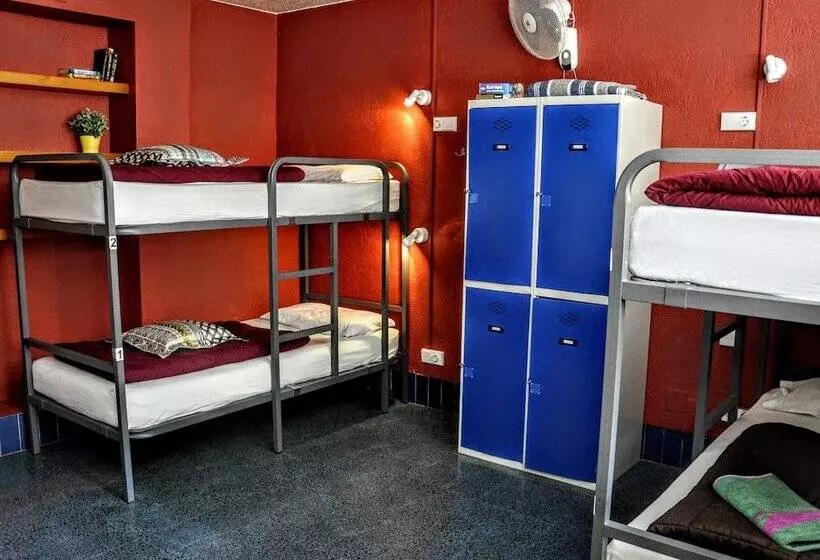 X Hostel Alicante