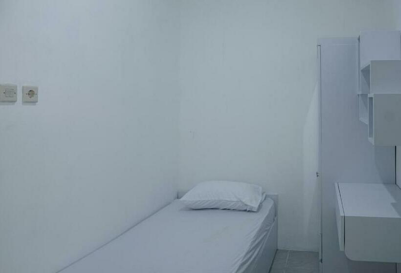 Hostel Koolkost Syariah At Laweyan Solo