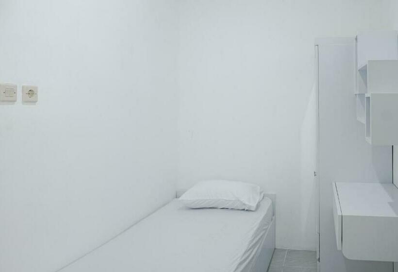 Hostel Koolkost Syariah At Laweyan Solo