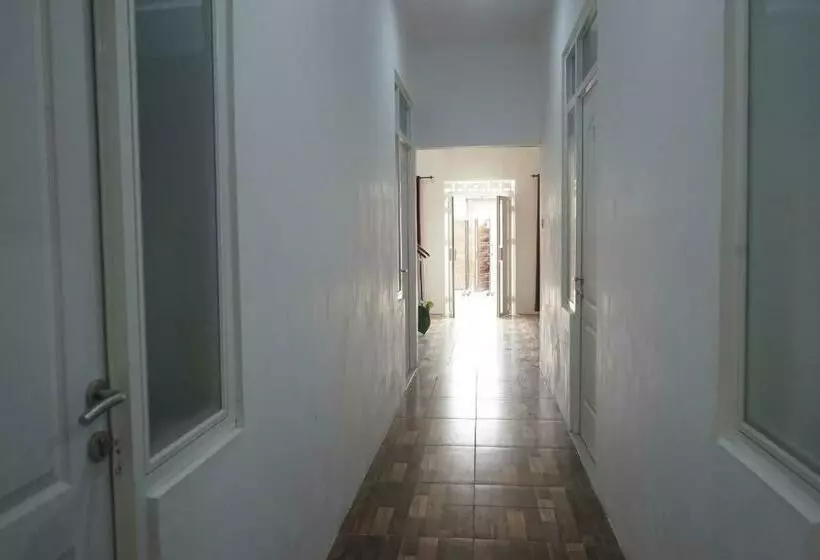 Retkeilymaja Koolkost Syariah At Laweyan Solo