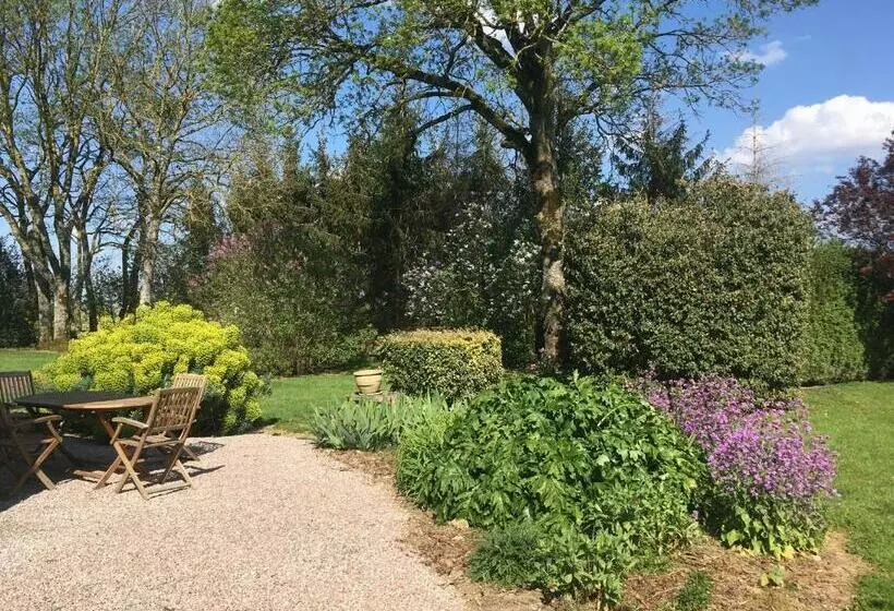 ベッドアンドブレックファースト Chambre D Hôtes à La Campagne