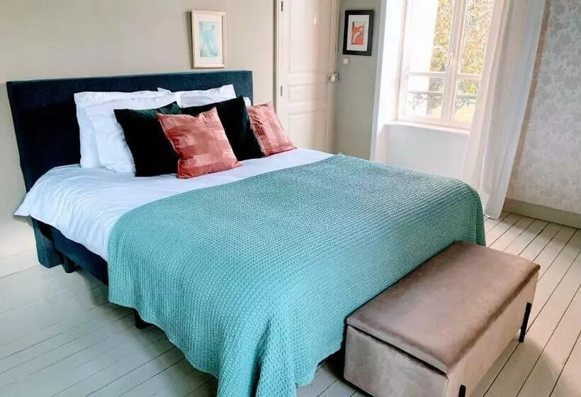 ベッドアンドブレックファースト Chateau De La Combe Suites