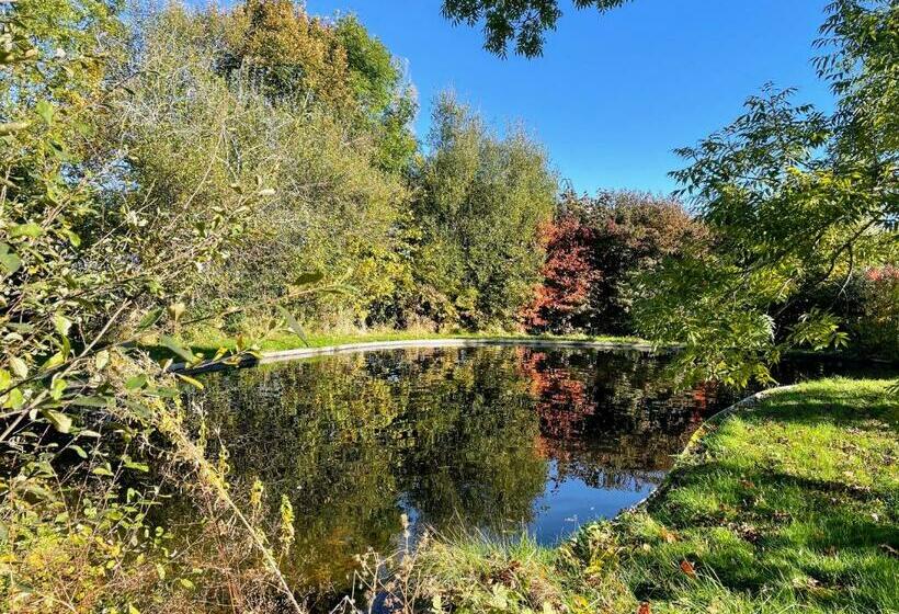 مبيت وإفطار Chateau De La Combe Suites