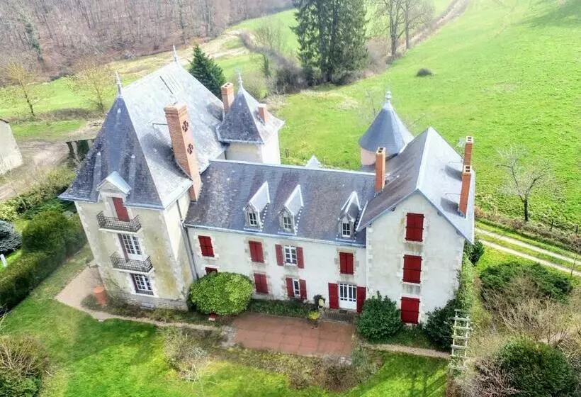 ベッドアンドブレックファースト Chateau De La Combe Suites