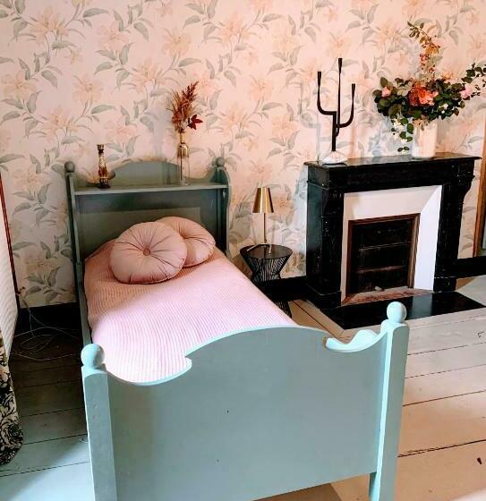 مبيت وإفطار Chateau De La Combe Suites