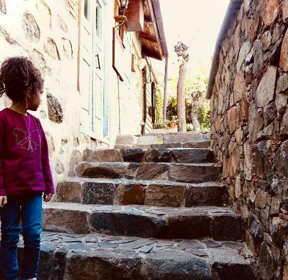 تختخواب و صبحانه Sophias Cottage