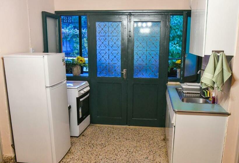 تختخواب و صبحانه Sophias Cottage