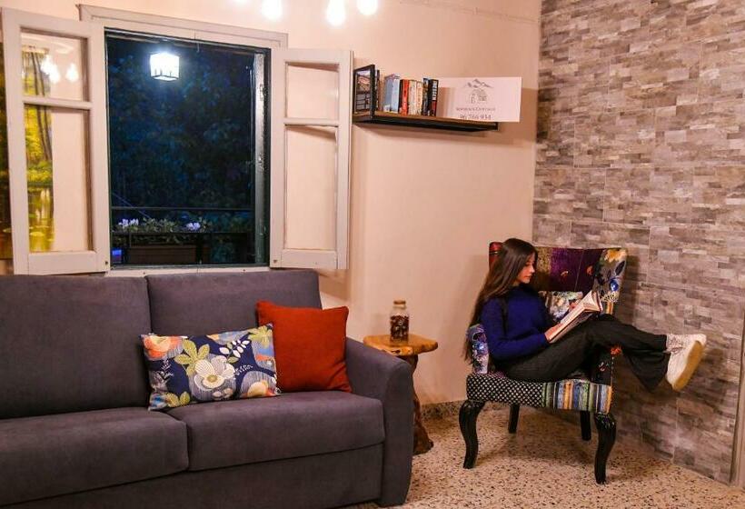 تختخواب و صبحانه Sophias Cottage