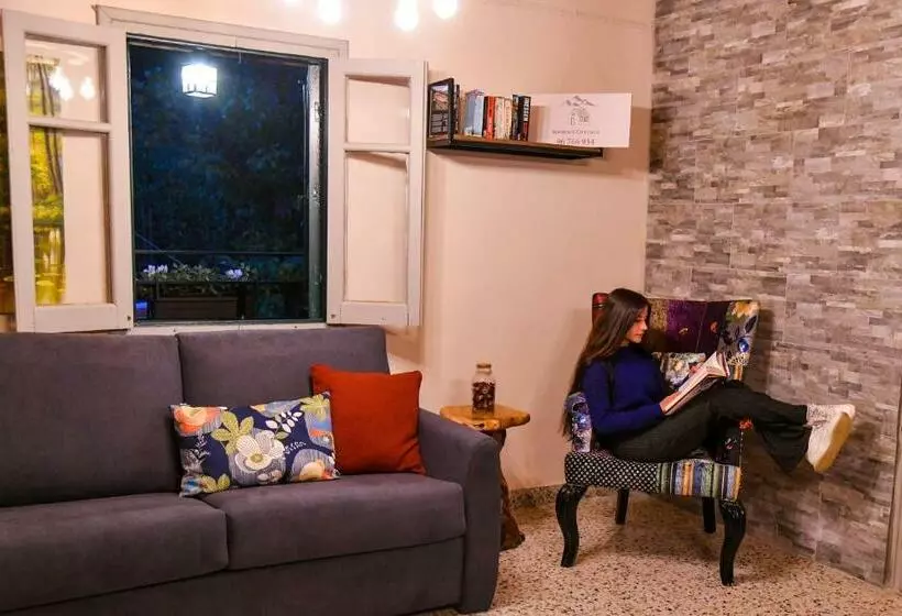 ベッドアンドブレックファースト Sophias Cottage