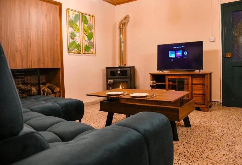 تختخواب و صبحانه Sophias Cottage