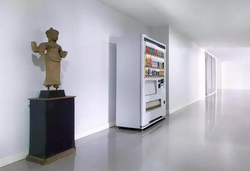 Chateau Hotel & Apartments