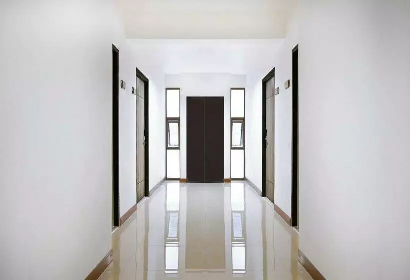 Chateau Hotel & Apartments