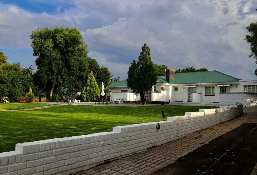 ペンション La Capucine