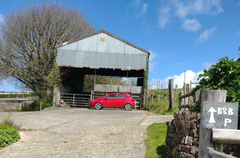 Sharlands Farm Bed And Breakfast