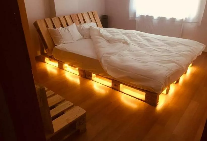 ベッドアンドブレックファースト Single Room, одноместная комната в доме, Chambre D Une Personne, Habitación Individual