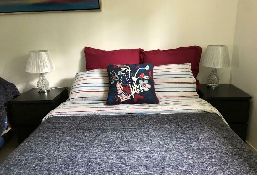 پانسیون Room In House Near Lycee International St Germain En Laye