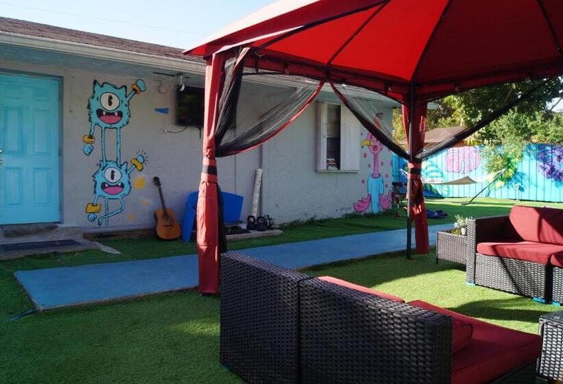 הוסטל Art Graffiti