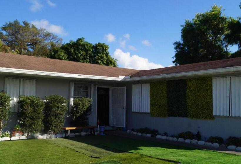 הוסטל Art Graffiti