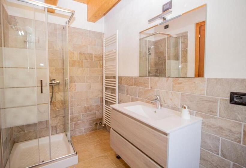 Отель Agriturismo La Cascina B&b