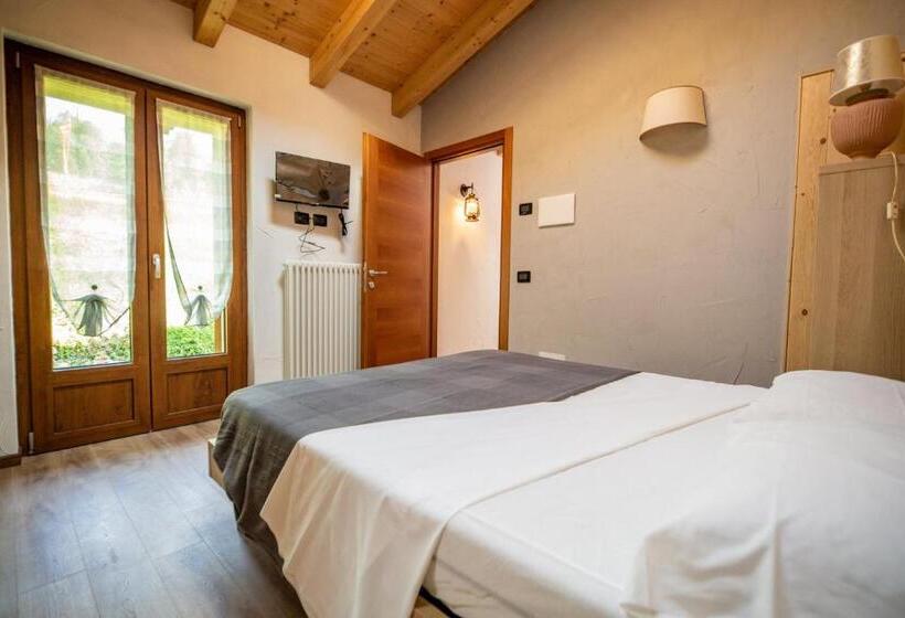 Отель Agriturismo La Cascina B&b