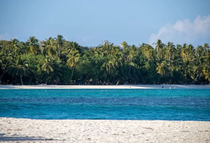 هتل Sky Beach Maldives   Dhiffushi