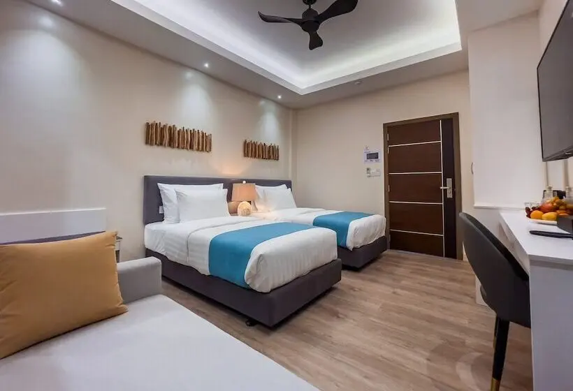 هتل Sky Beach Maldives   Dhiffushi