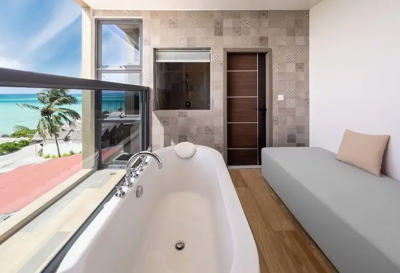 هتل Sky Beach Maldives   Dhiffushi