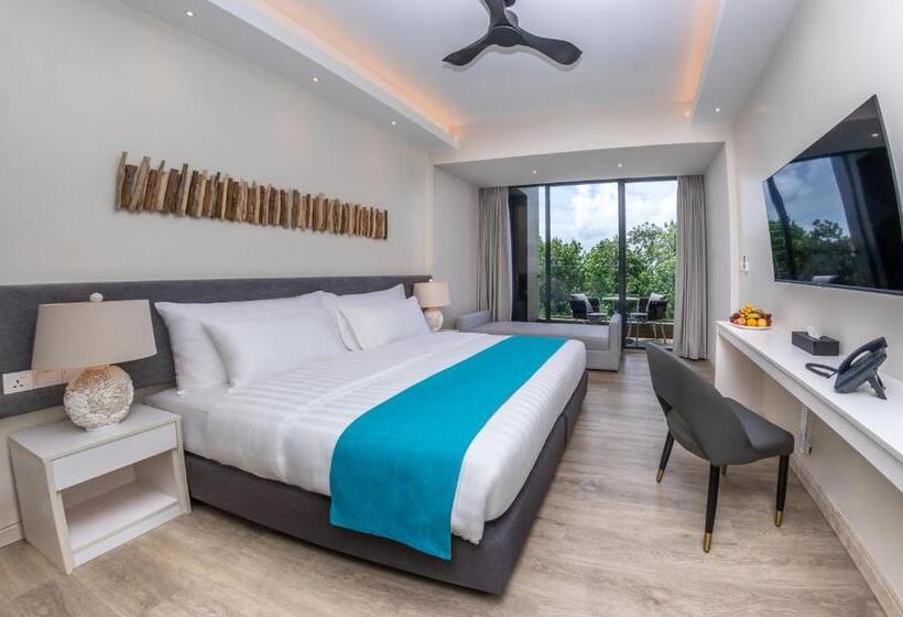 هتل Sky Beach Maldives   Dhiffushi