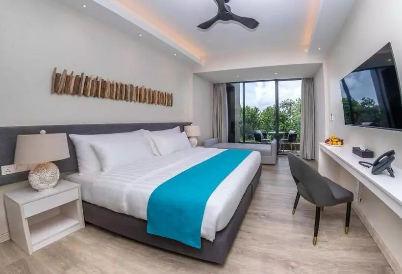 هتل Sky Beach Maldives Dhiffushi