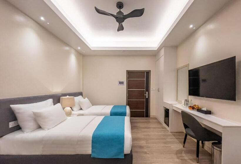 هتل Sky Beach Maldives   Dhiffushi